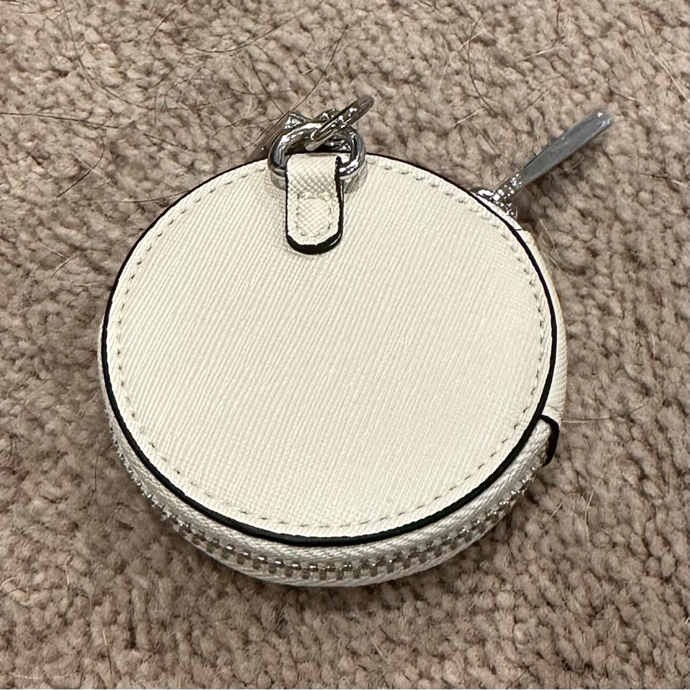 BÉIS The Sailor AirTag Charm Keychain – New Without Tags - Picture 2 of 3
